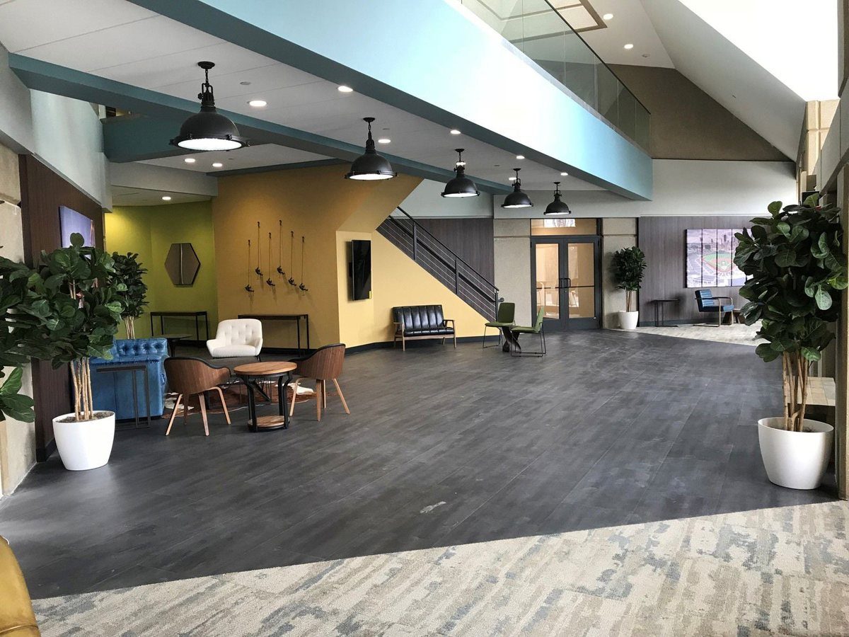100 Beecham lobby